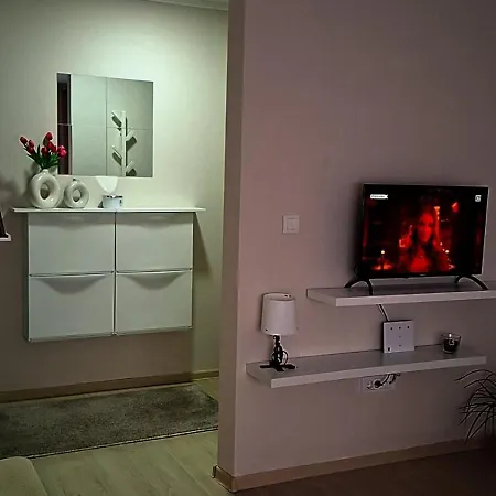Apartment Leona *